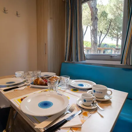 بيت للعطل Mobilhome Im Mit Grosser Poolanlage